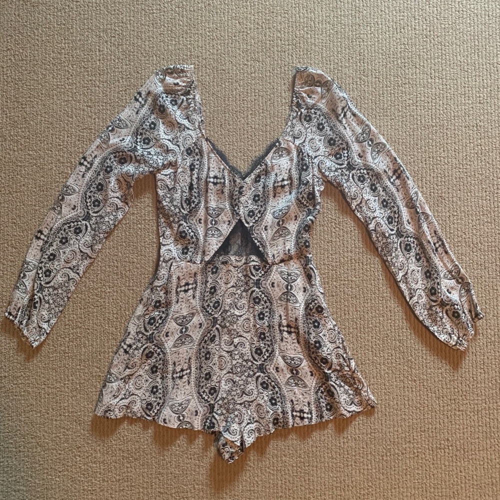 Kendall and Kylie black and white romper
